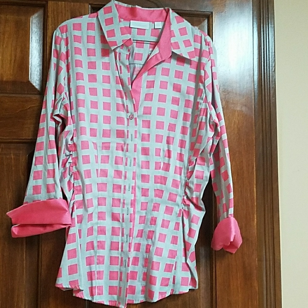 Causal shirt with cuff sleeves